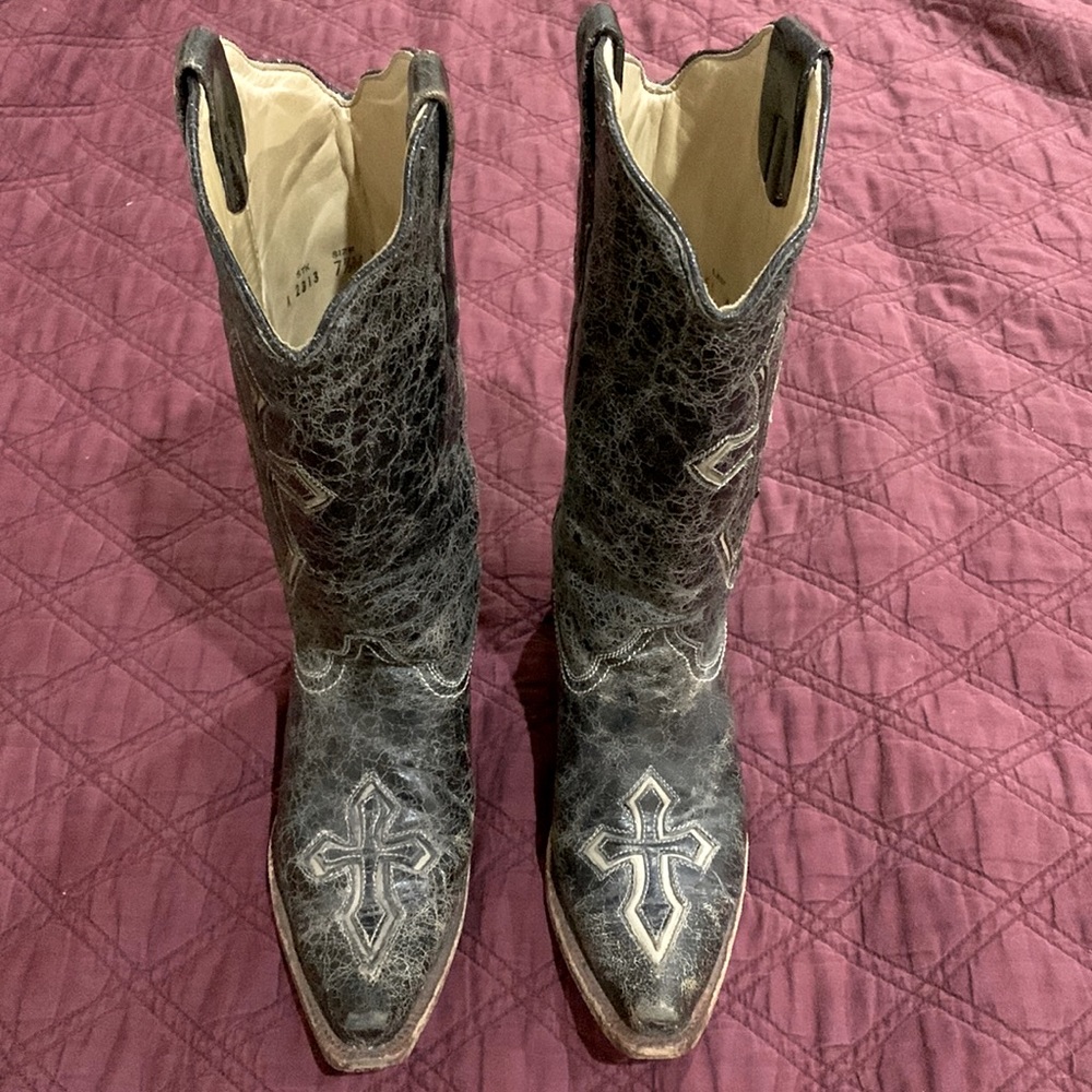 Corral Western boots with snip toe